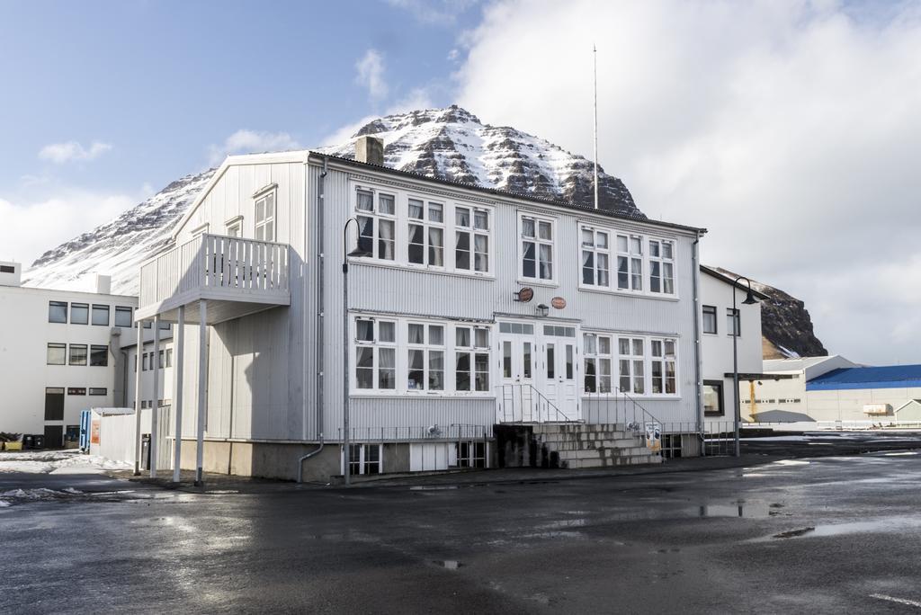 Einarshusid Guesthouse Bolungarvík المظهر الخارجي الصورة