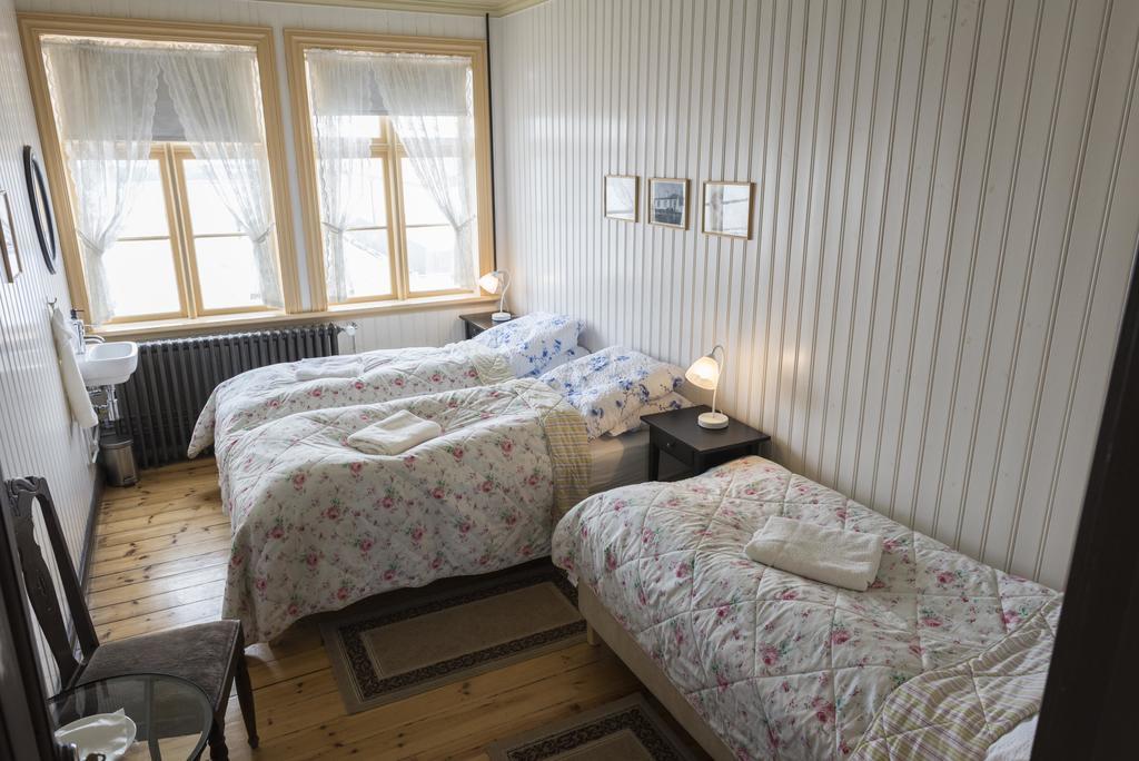 Einarshusid Guesthouse Bolungarvík الغرفة الصورة