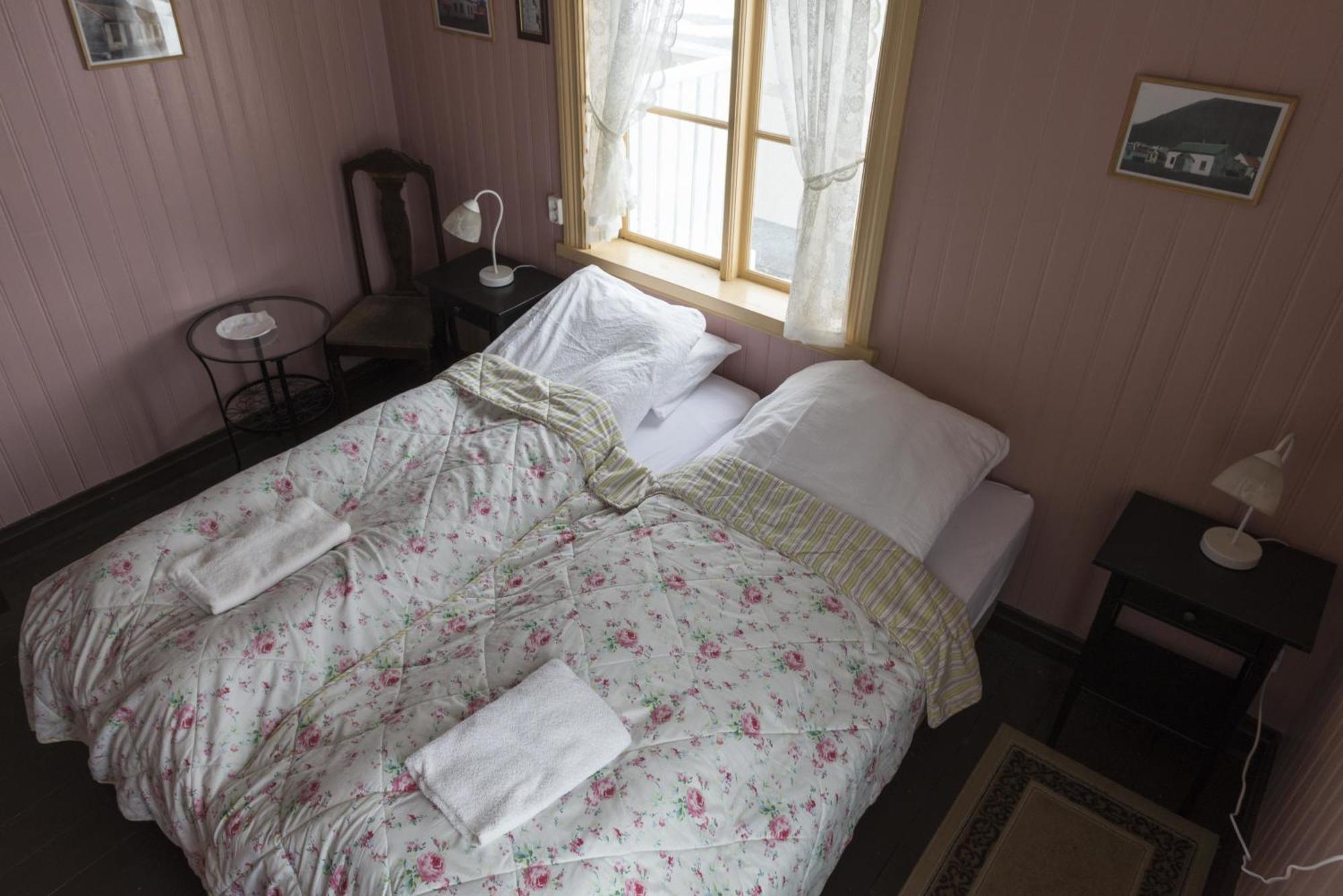 Einarshusid Guesthouse Bolungarvík المظهر الخارجي الصورة